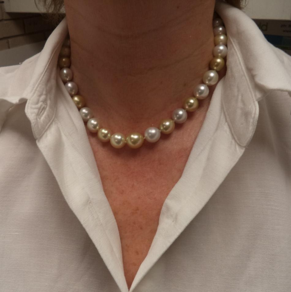 Mixed white and gold South Sea strand pearl paradise