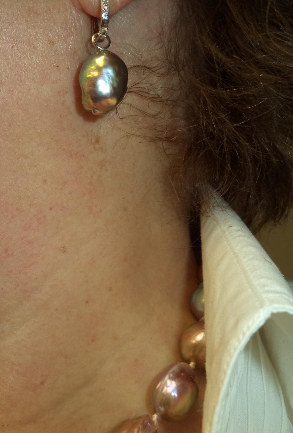 Pearl Paradise metallic souffle pearl earring