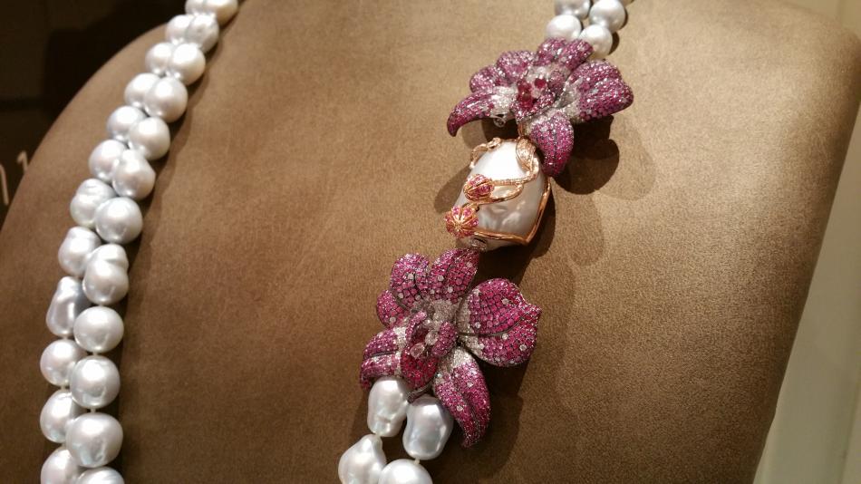 Autore: more floral fantasy and more pearls