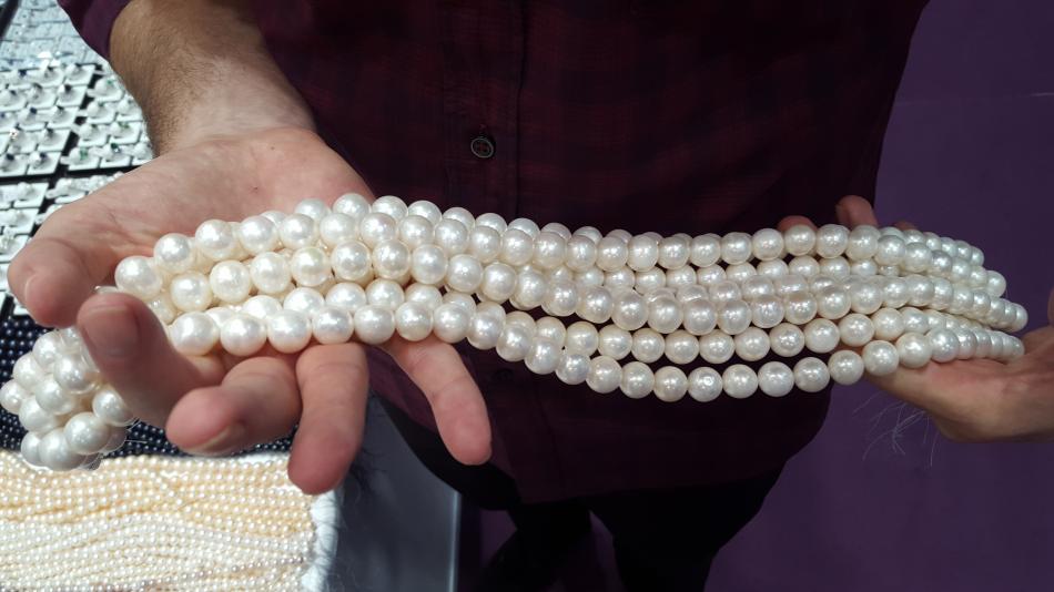 White freshwater pearl strands