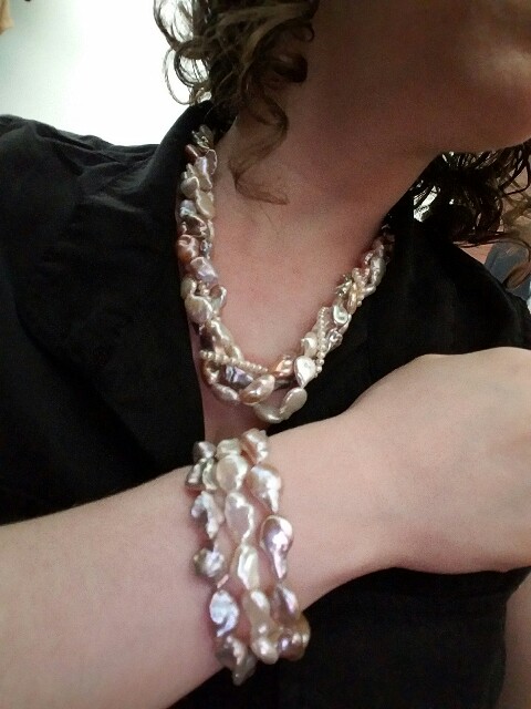 Freshwater pearl torsade with matching bracelet