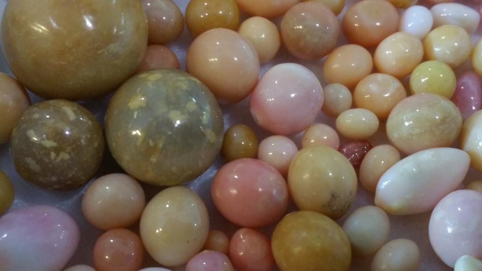 Conch pearls showing green