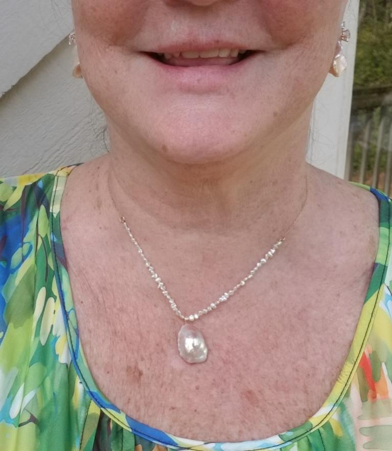 Wearing my little keshi necklace from PP & metallic baroque pearl pendant from Etsy with golden iridescent soufflé pearl earring jackets with diamond studs