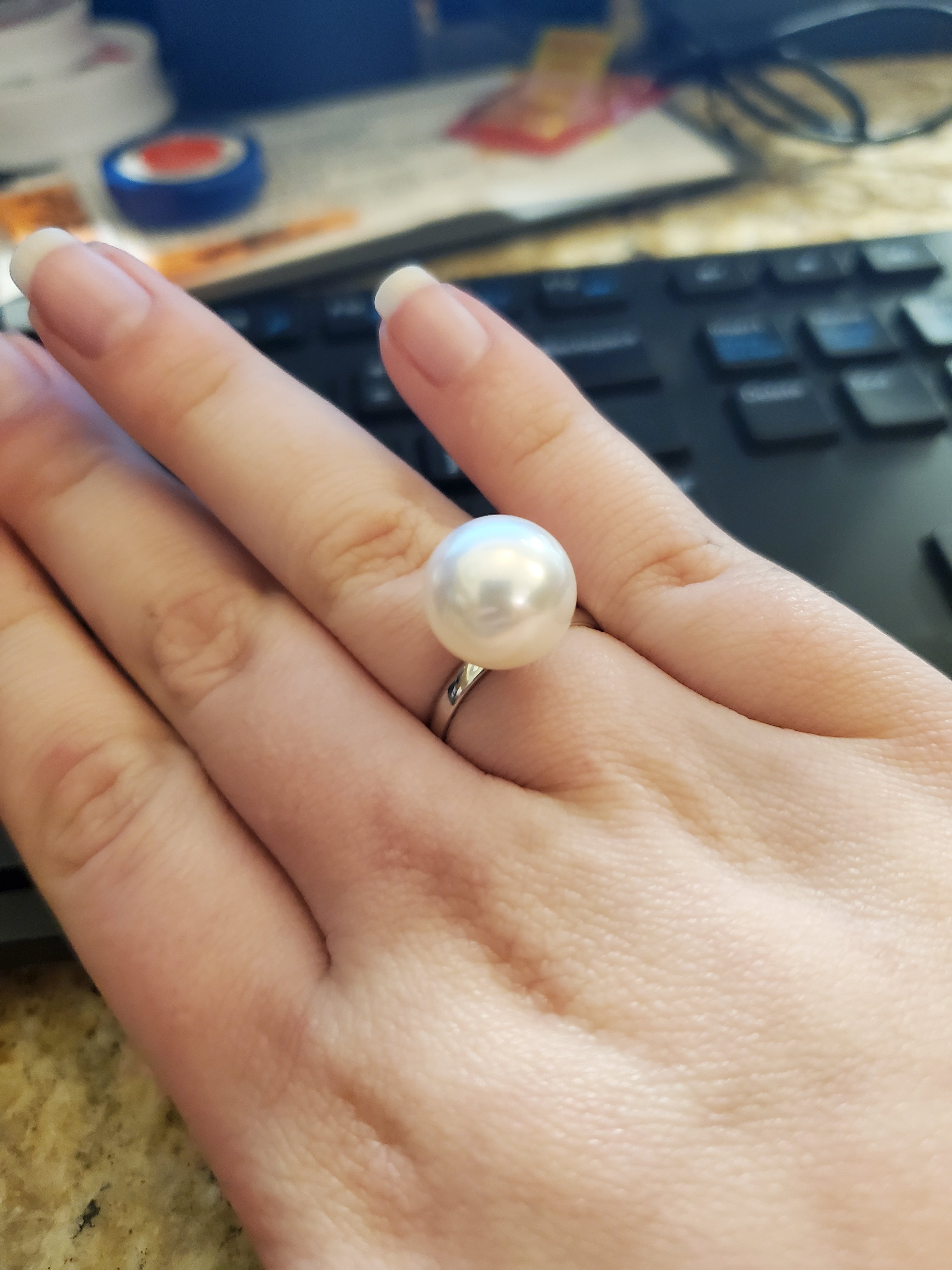 White South Sea pearl ring