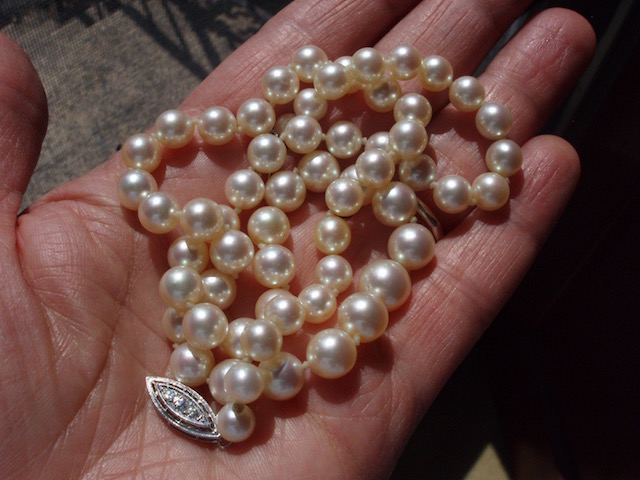 6.2-9mm akoyas with diamond clasp.jpg