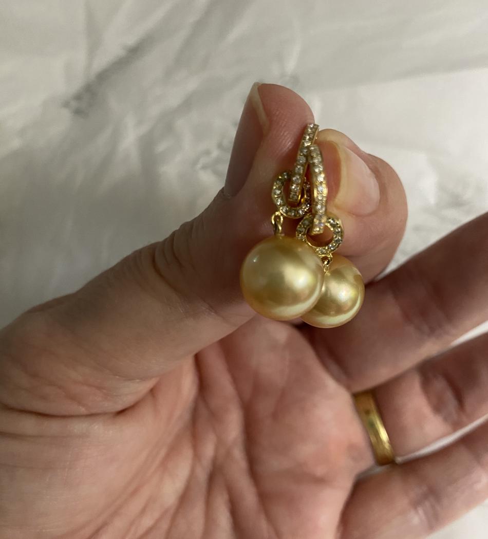 deep golden pearl studs, 11-12mm, and asked them to add diamond jackets Pearl Paradise