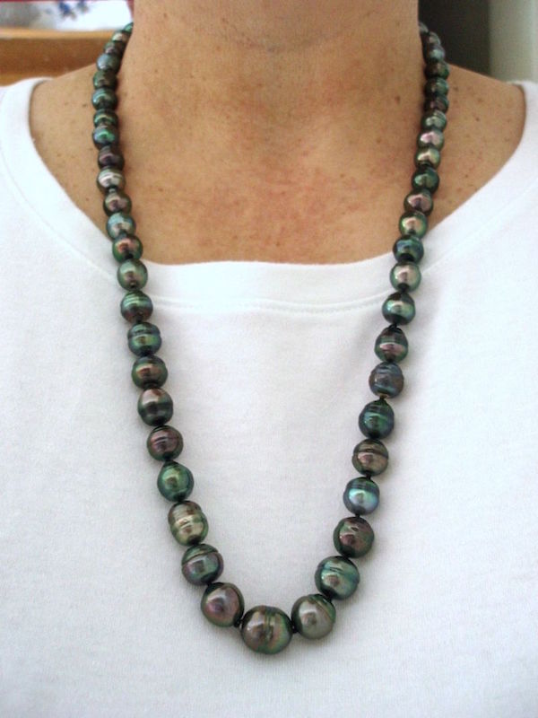 Baroque Rikitea necklace in diffuse indoor light.jpeg