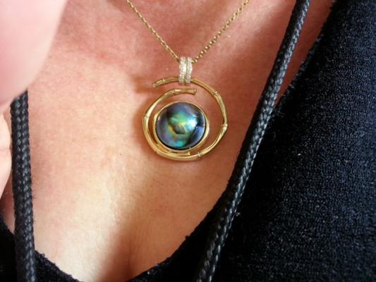 Eyris Blue abalone pearl pendant