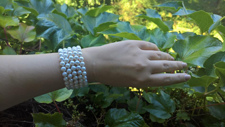 custom made bracelet form Pearl Paradise, white Freshadamas