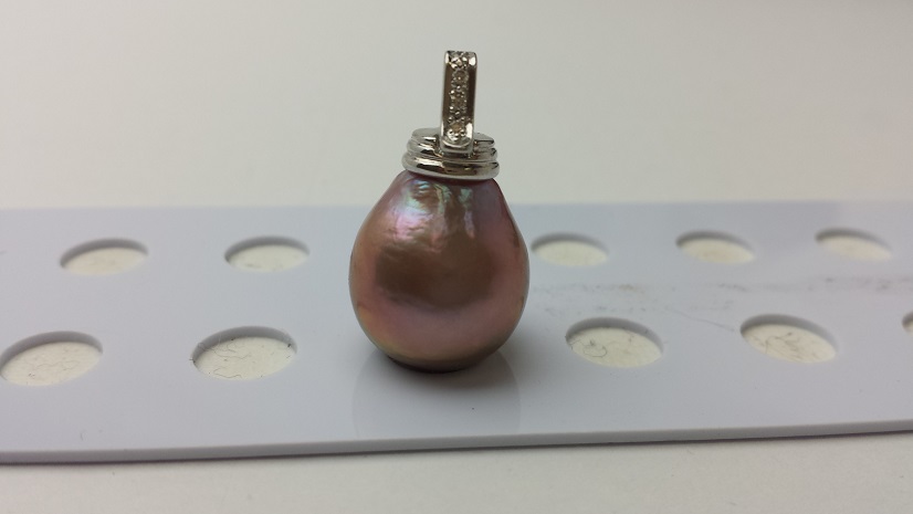 Edison drop pearl pendant