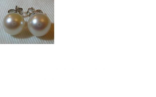Earrings1.jpg
