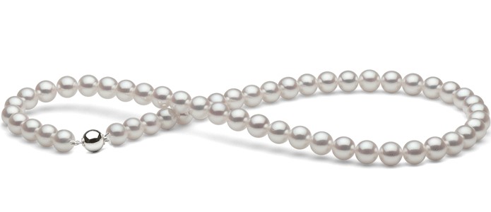 Fine akoya pearl strand