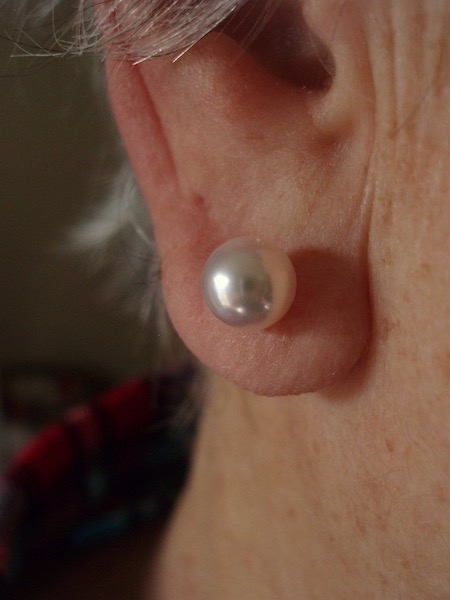GIA certified Hanadama stud ear shot indoors forum size.jpeg
