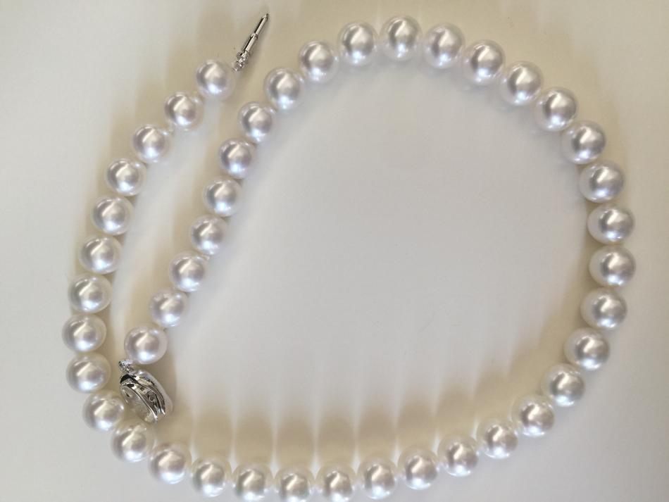 White south sea pearl necklace high luster