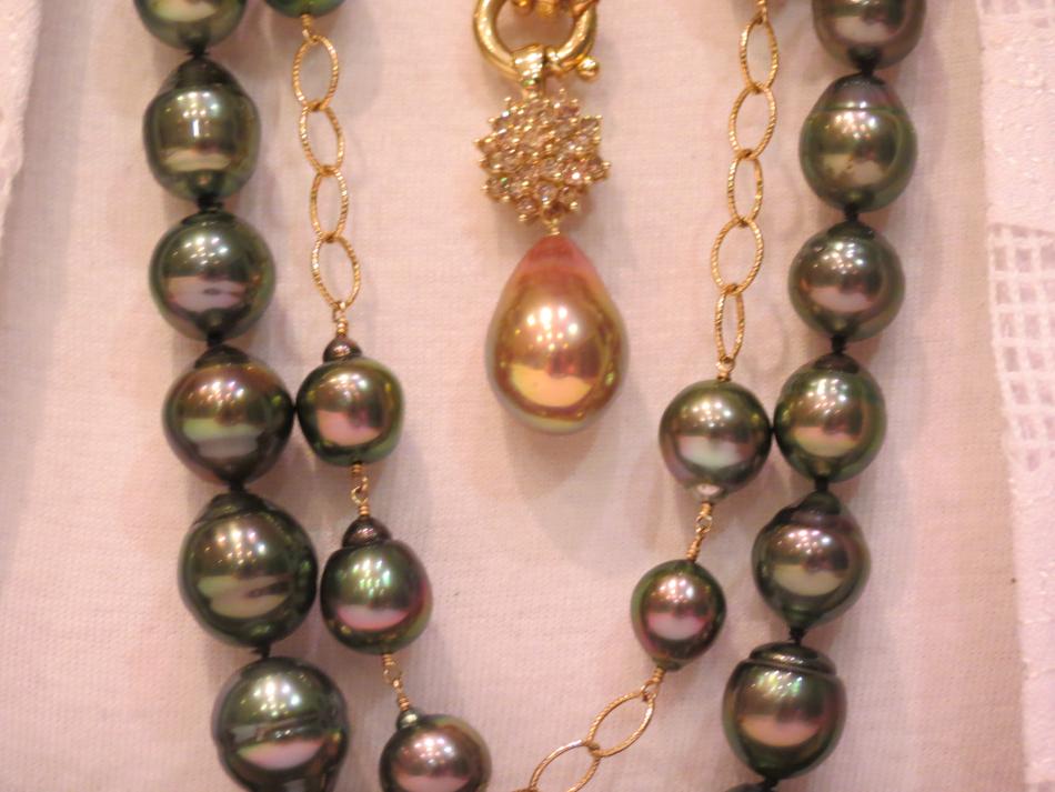 Colorful pearl ensemble