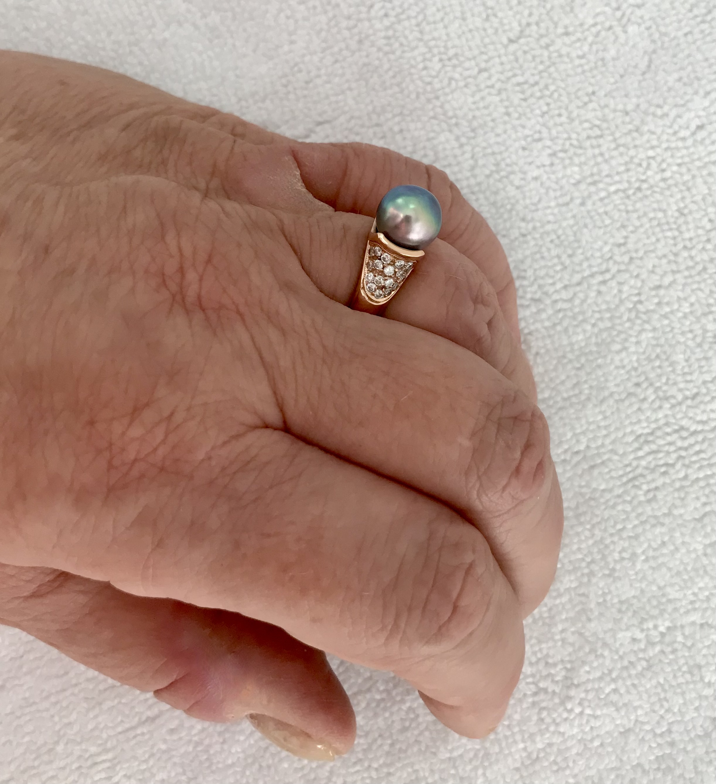 Sea of Cortez pearl from Douglas in the Pearl Paradise rose gold ring setting