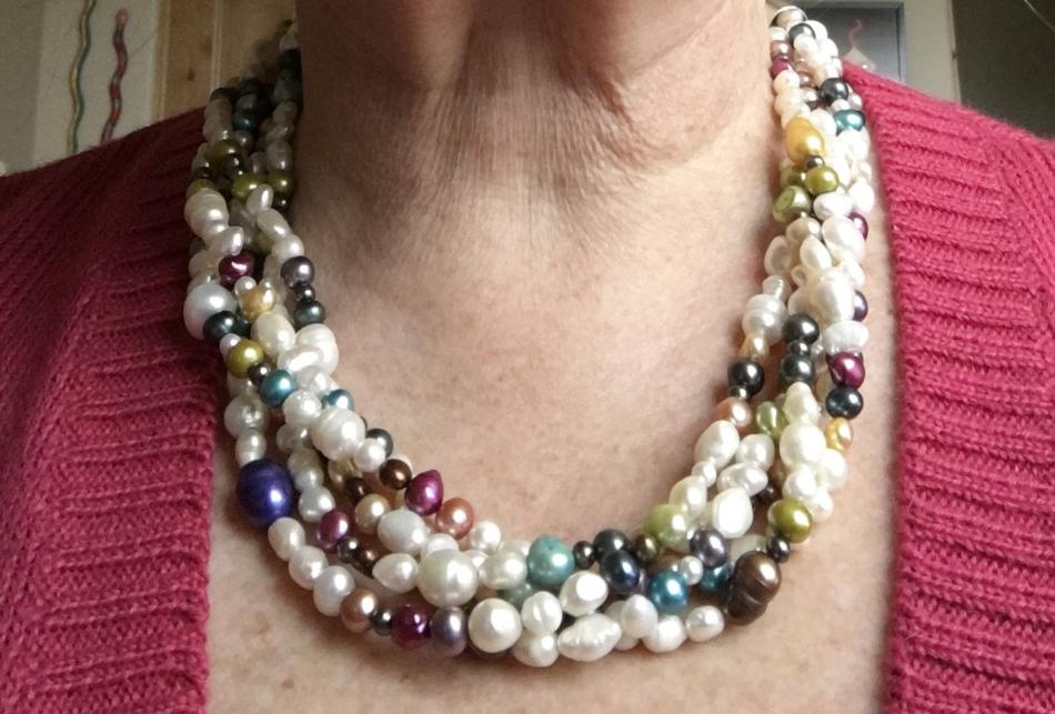 Mixed freshwater strands baroque