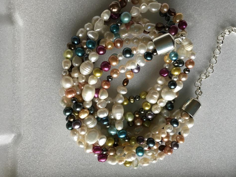 Mixed freshwater strands baroque