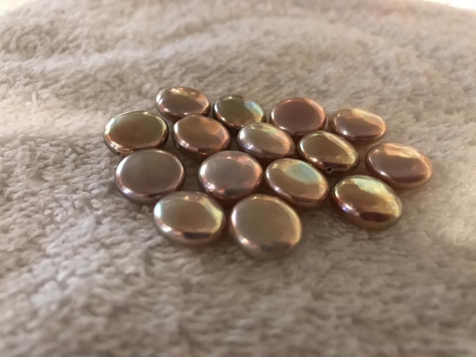 Metallic coin pearls