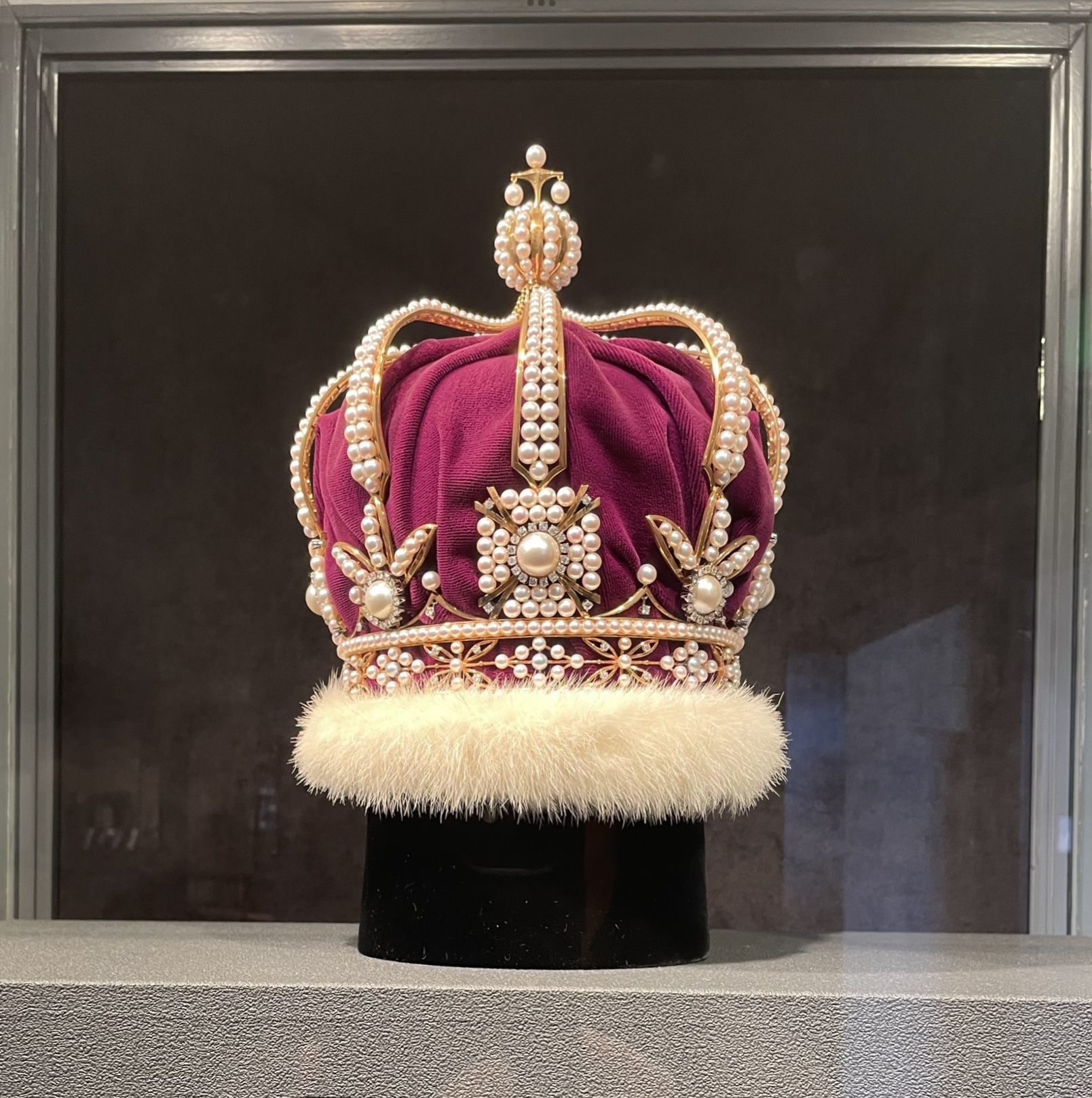 Crown of pearls - Mikimoto Pearl Museum