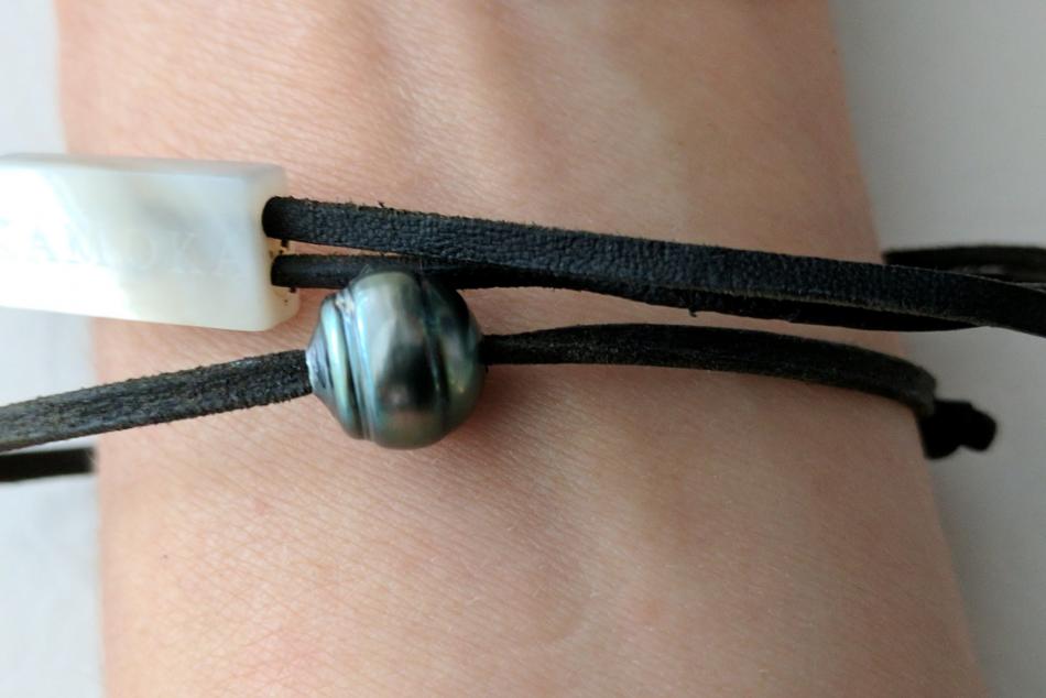 For a perfect pearl anklet - Kamoka Tahitian on leather