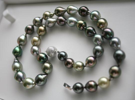 Mixed color Tahitian pearl strand
