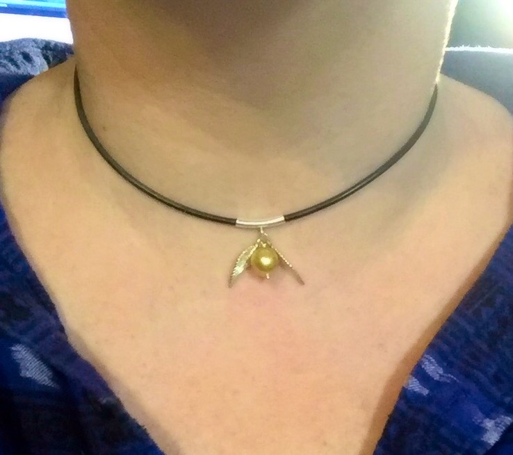 golden south sea choker pendant
