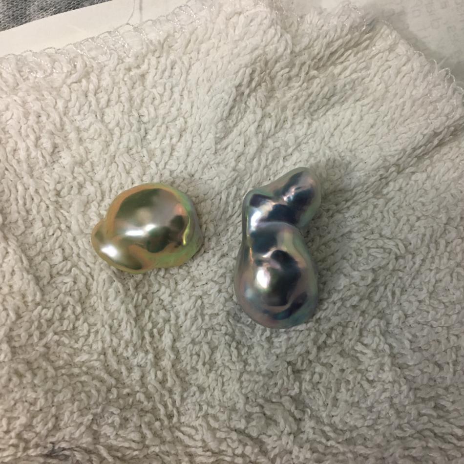Two metallic souffle pearls from Pearl Paradise ruckus
