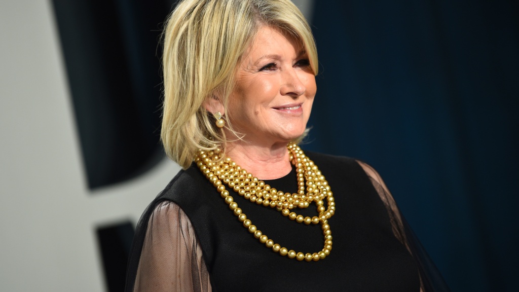 Martha Stewart decked out in golden South Sea pearls