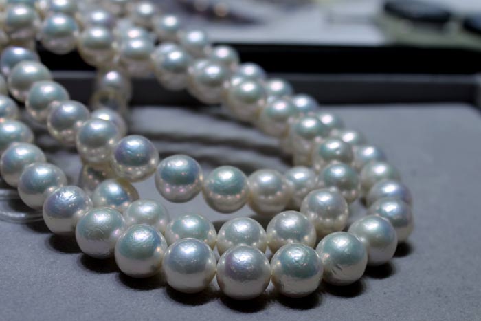 Click image for larger version  Name:	metallic-large-pearl-strands.jpg Views:	2 Size:	35.5 KB ID:	366397