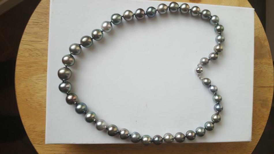 my new Tahitian strand from Pearl Paradise, christmas gift from boyfriend