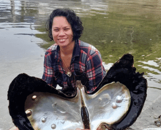 naua-lakai-winged-pearl-oyster-3.jpg?profile=article-float.png - Naua Lakai, pearl farmer from Tonga