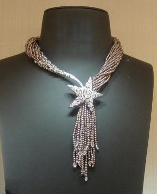 P1140682-chanel-natural-pearls-1.200.000€-paris-26-biennale.jpg