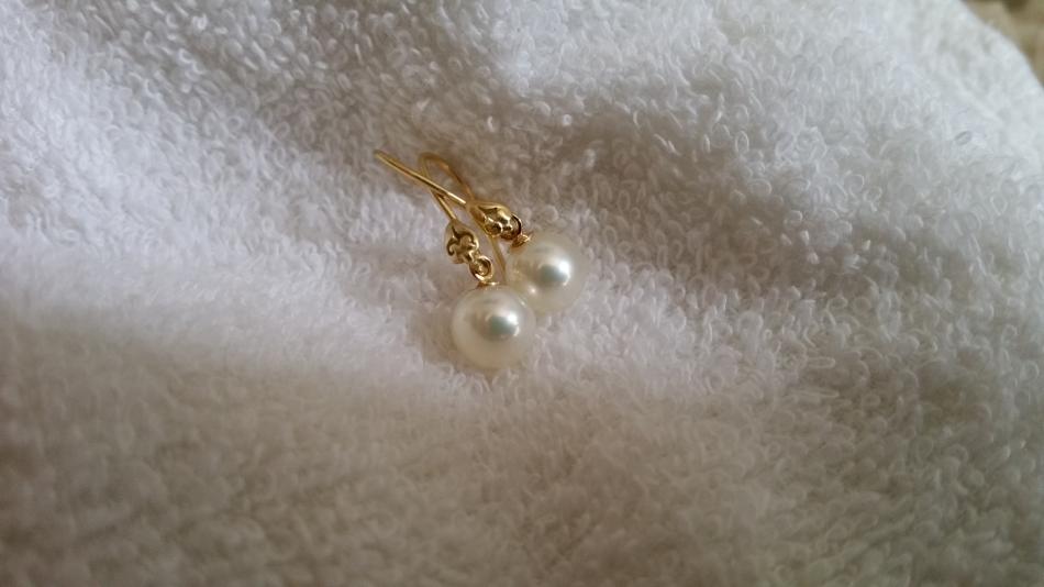 natural white Hanadamas from Pearl Paradise just over 7mm, and are on earrings from Steven Battelle