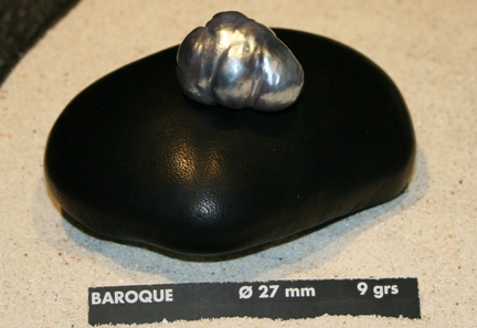 27 mm Tahitian baroque pearl at Wan Museum