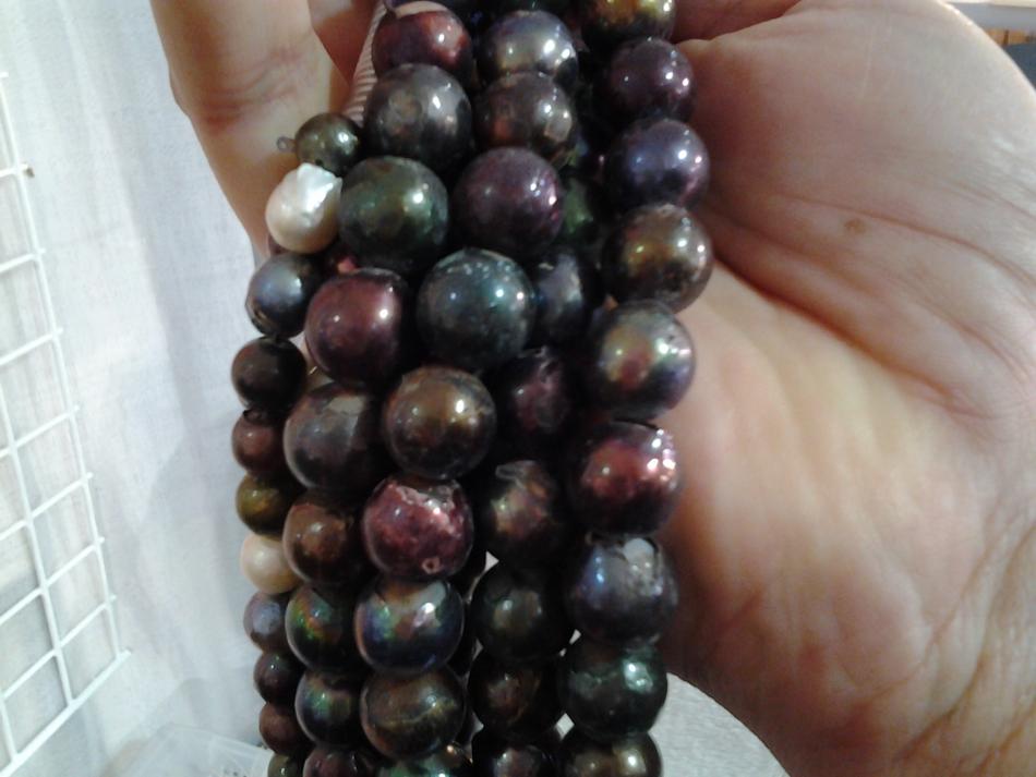 Color treated (dyed) freshwater pearls