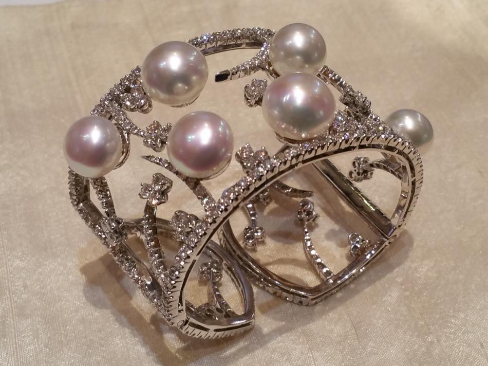 Utopia Luxurious Diamond and Pearl Bracelet