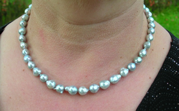 wearing my new pearl paradise baroque akoya strand