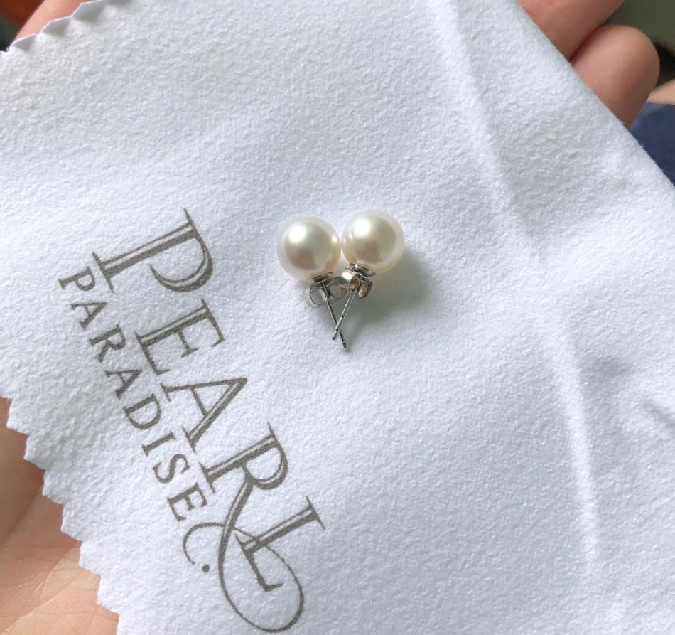 Beautiful white South Sea pearl studs