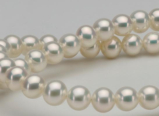 white metallic pearls from pearl paradise