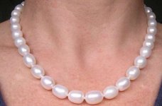 Baroque pearls white.jpg