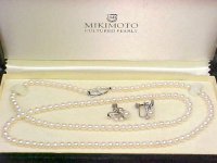 Mikimoto-5-5.5mm-pearls.jpg