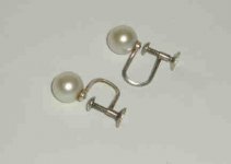 Pearl Ear Drops With Screw Clasp.jpg Pearl Ear Drops With Screw Clasp.jpg