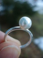 White metallic pearl ring.jpg
