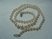 vintage graduated akoya strand