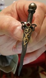 Alishan dagger brooch with pearl
