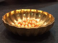 The golds and the color of 24k gold bowl