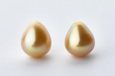 A pair of perfect golden drops from Pearl Paradise
