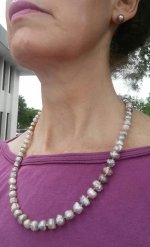 8.5 - 9 lavender Freshadama studs from PP (where I started on this journey), with a rosebud button pearl necklace from Kojima