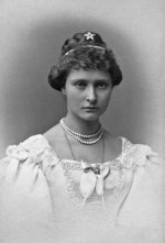 Princess_Alix_of_Hesse_1887.jpg
